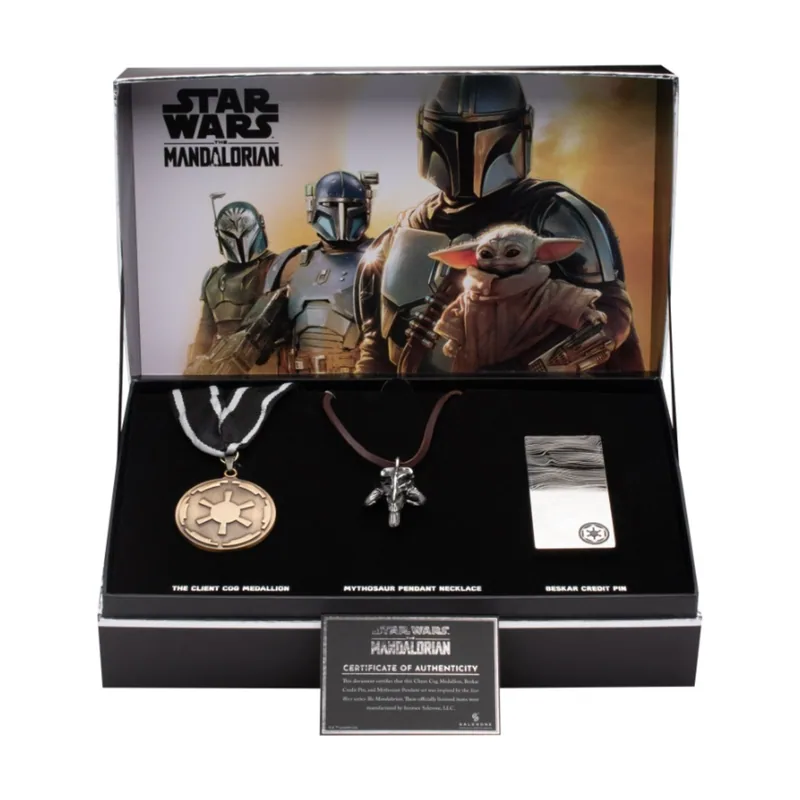 Replicas Star Wars The Mandalorian Colgante Mythosaurio, Medalla Imperio Galactico y Pin Beskar