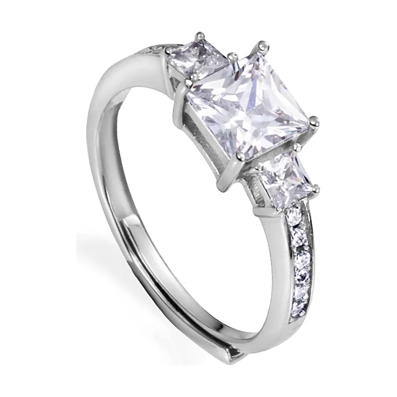 Anillo de plata con 3 circonitas centrales 15113A015-30