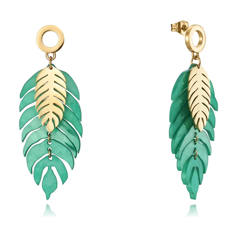 Pendientes Chic en IP dorado en forma de dos hojas con resina 15115E01016