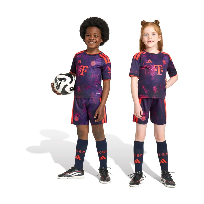 Conjunto tercera equipación FC Bayern 26/27 (Infantil) YY770