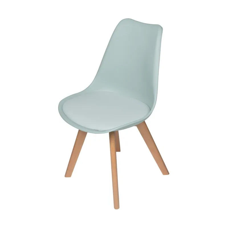 Silla con patas de madera rectangulares
