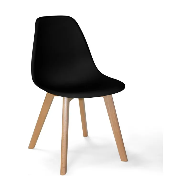 Silla con patas rectangulares de madera