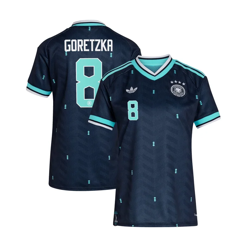 Camiseta segunda equipación Alemania 26 con dorsal Goretzka 8
