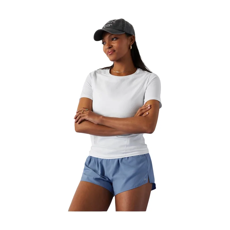Camiseta Feather Tech+ para mujer
