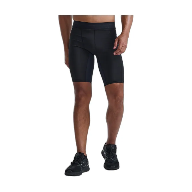 Pantalones cortos de compresión para la capa base