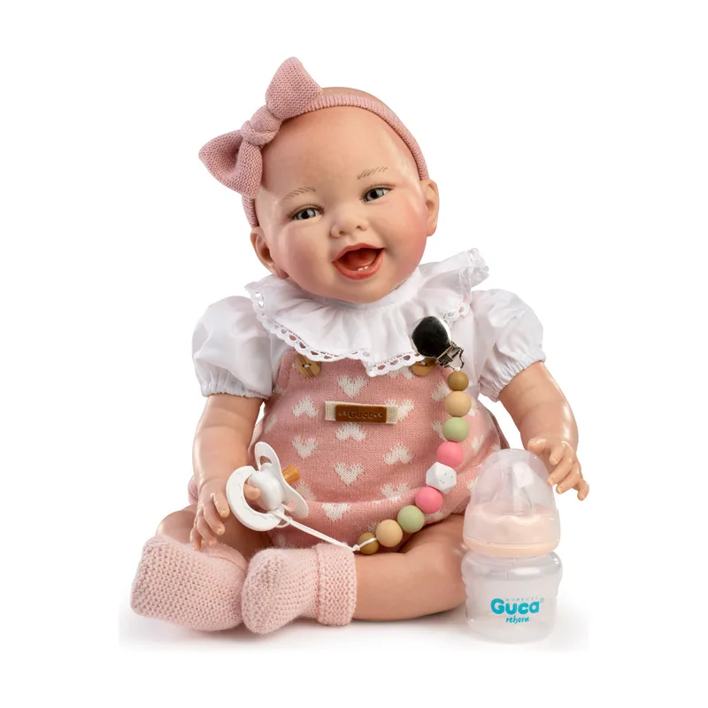 Bebé Reborn Abril con Pelele de Lana con Corazones
